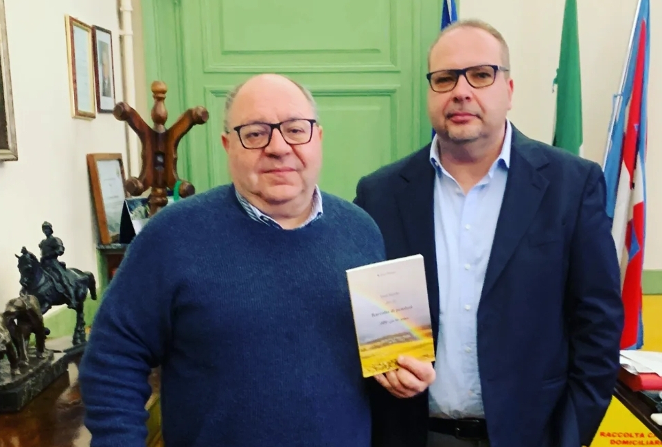 Con il.Sindaco della Città di Biella Claudio Corradino. Presentazione del mio libro " Raccolta di Pensieri" Opera in lingua italiana tradotta in Arabo